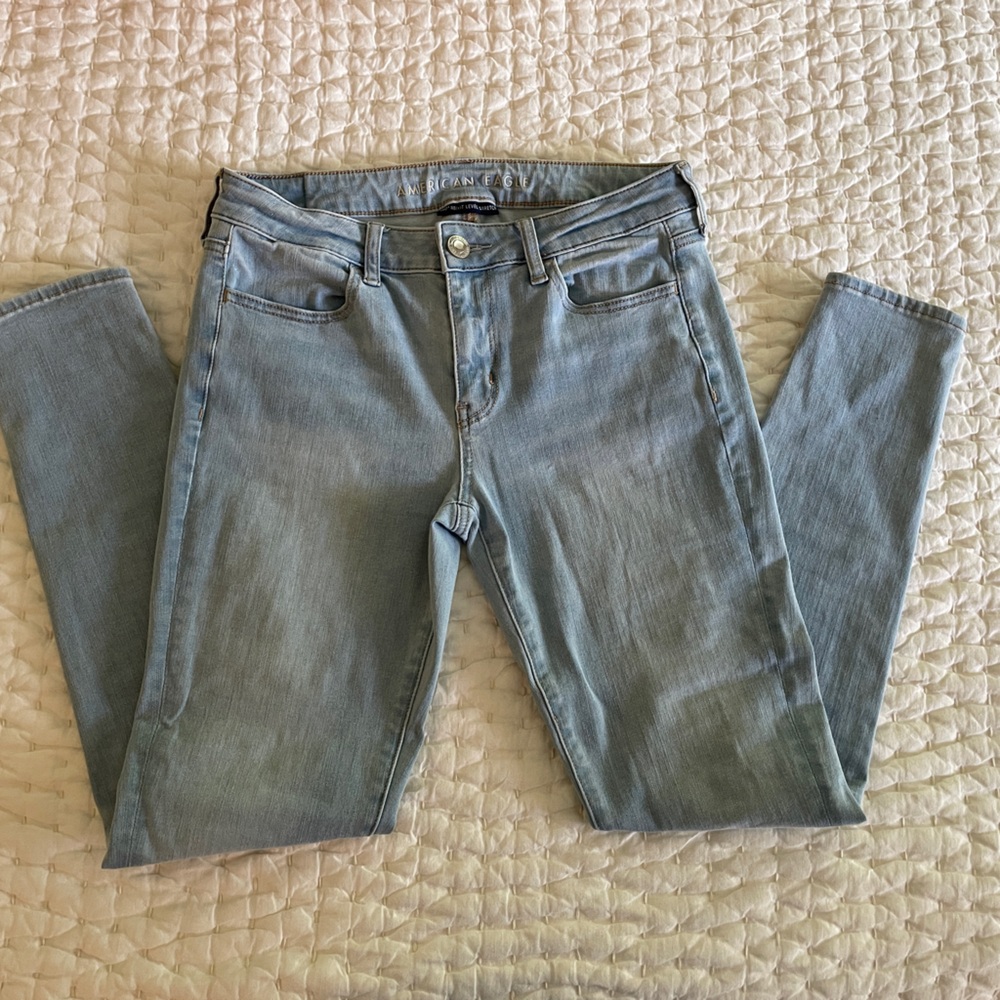 American Eagle Outfitters Light denim. 360 next level stretch